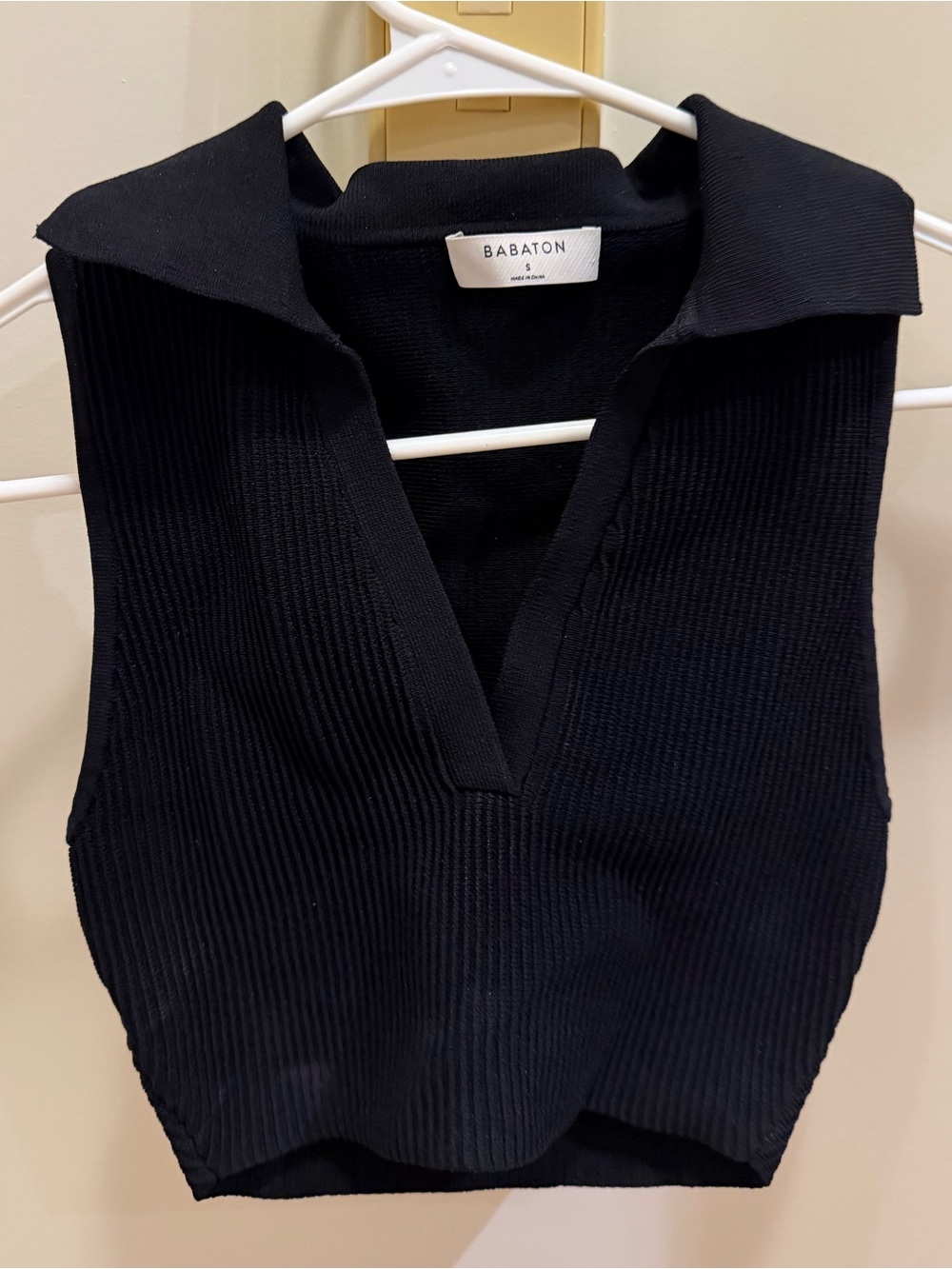 Babaton Black Ribbed V-Neck Polo Tank